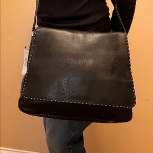 NWT Black DKNY handbag w/topstitching